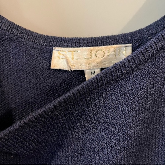 St. John Basics Size Medium Vintage Navy Blue Sleeveless Wool Tank Ribbed Hem - Picture 3 of 5